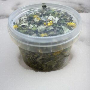 Šalpusnio žiedai ir lapai